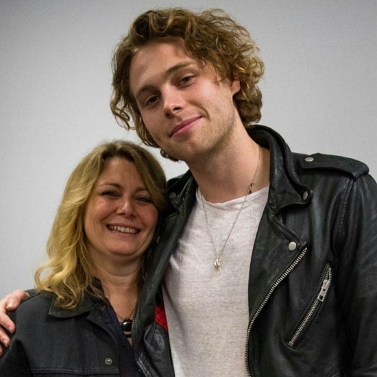 luke hemmings mother