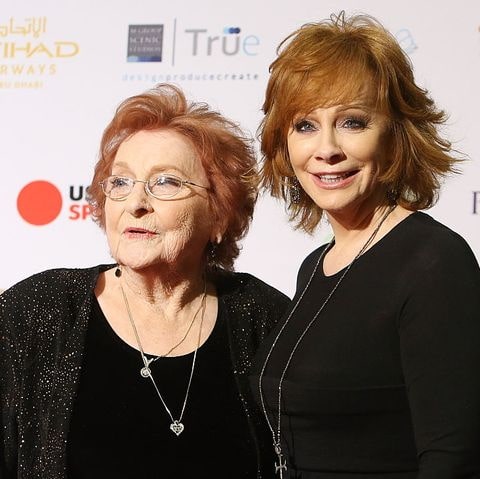 reba mcentire mother