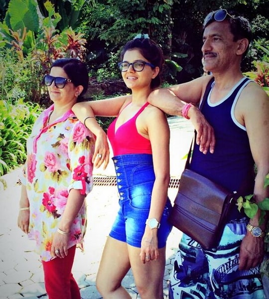 rubina dilaik parents