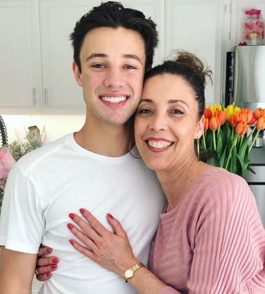 cameron dallas mother