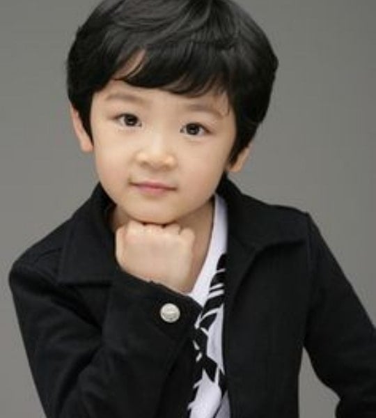 choi won young childhood pic