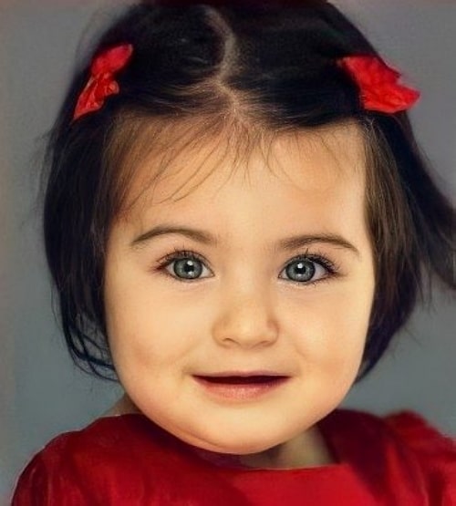 hazal kaya childhood pic