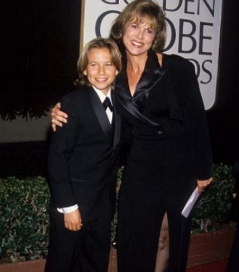 jonathan taylor thomas mother