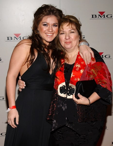 kelly clarkson mother
