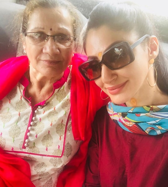 reyhna malhotra mother