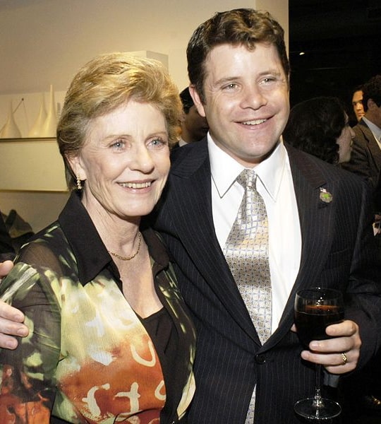 sean astin mother