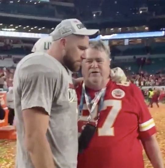 travis kelce father