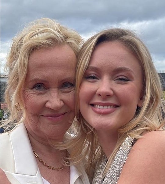 zara larsson mother