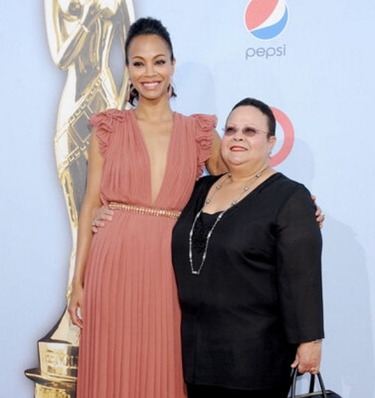 zoe saldana mother