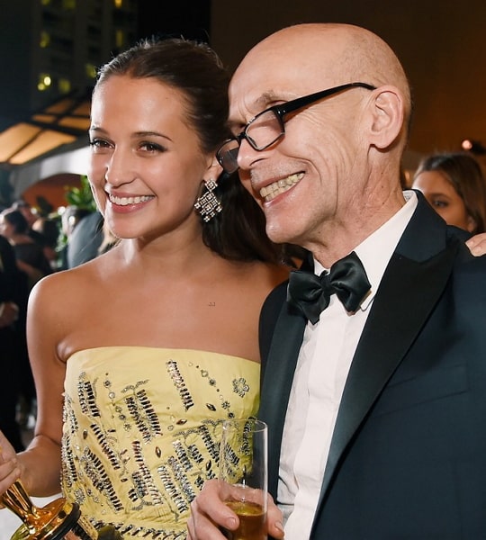 alicia vikander father