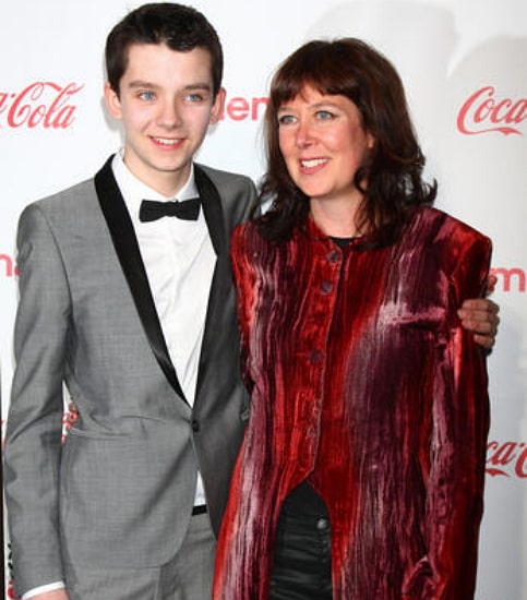 asa butterfield mother