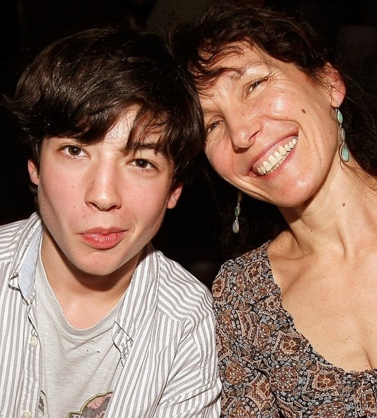 ezra miller sister