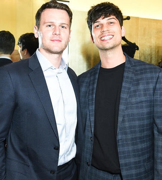 jonathan groff boyfriend