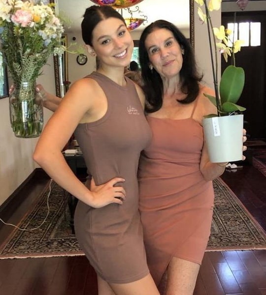 kira kosarin mother