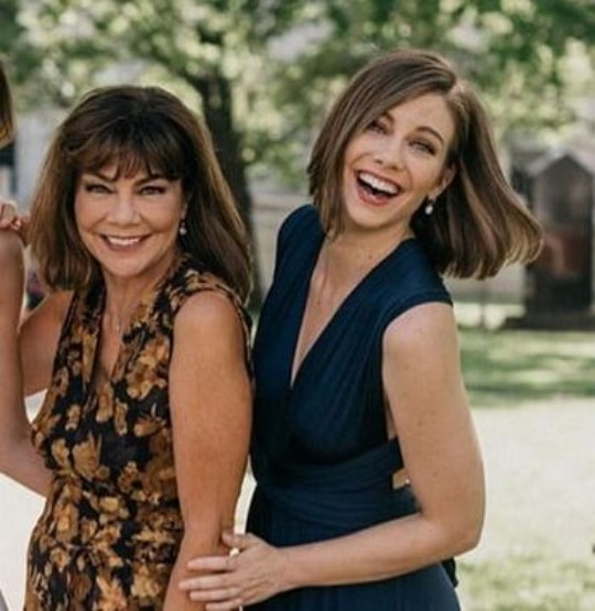 lauren cohan mother