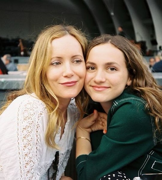 leslie mann daughter