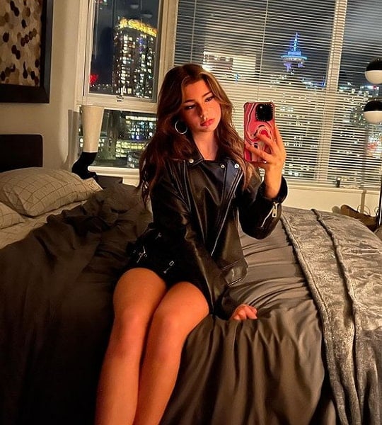 Mikayla Campinos Bio, Net worth, Wiki, Age, Height, Boyfriend (2024)