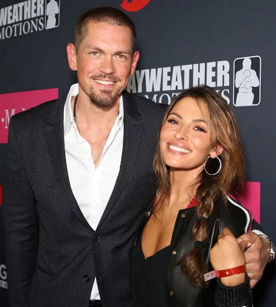 steve howey wife