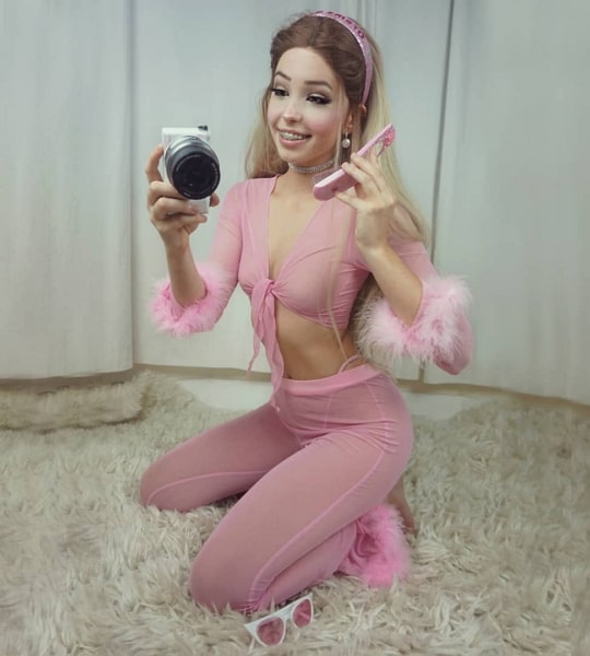 belle delphine