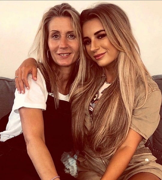 dani dyer mother