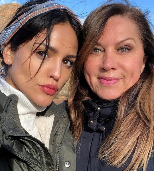 eiza gonzalez mother