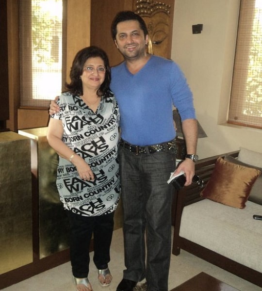 farhan furniturewala mother