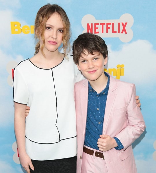 gabriel bateman sister