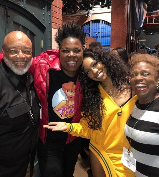 leslie jones family