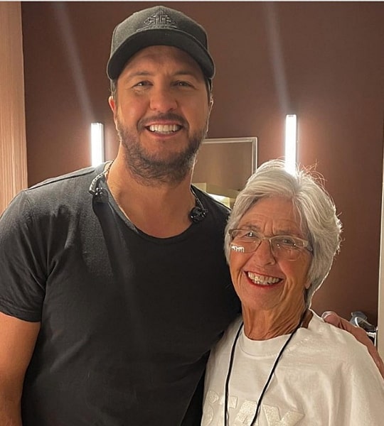 luke bryan mother