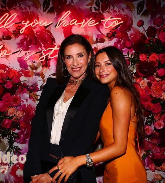 mimi rogers daughter