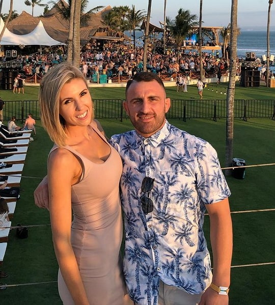 Alexander Volkanovski Age, Net Worth, Wife, Family, Height and