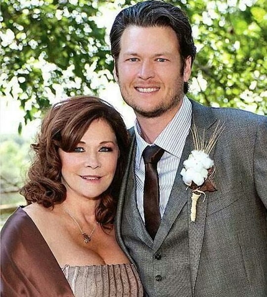 blake shelton mother