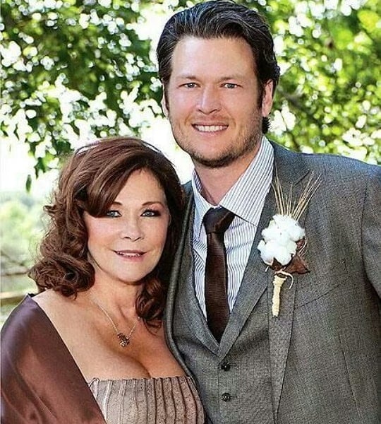 blake shelton mother