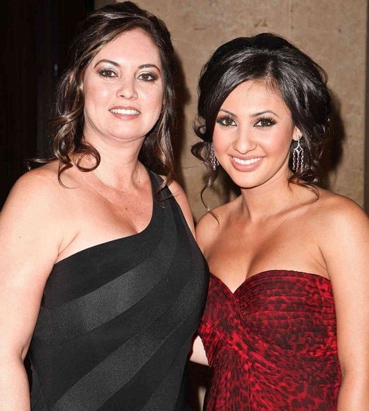 francia raisa mother