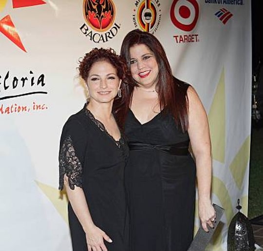 gloria estefan sister