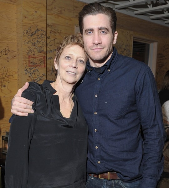 jake gyllenhaal mother