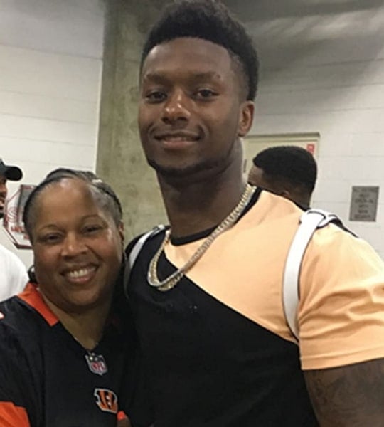 joe mixon mother