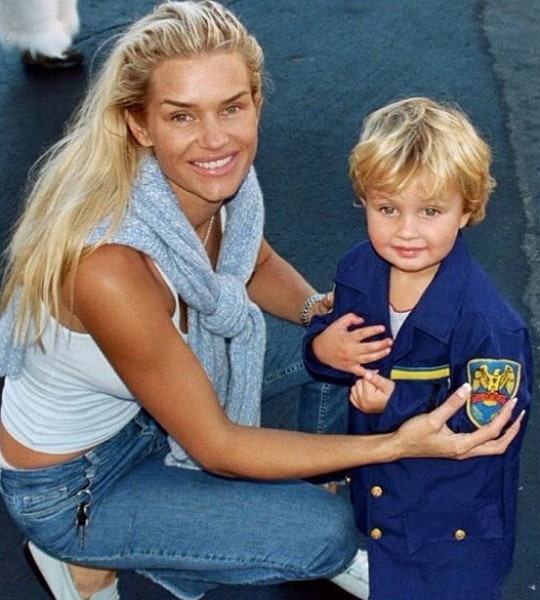 yolanda hadid son