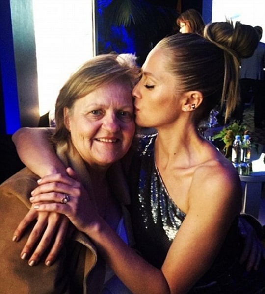 teresa palmer mother