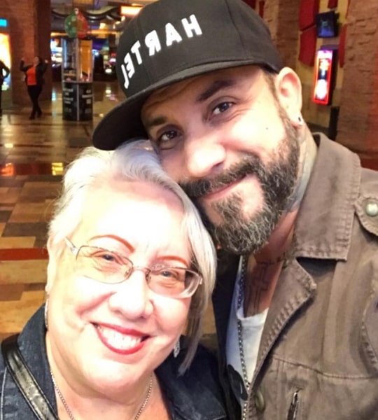 aj mclean mother