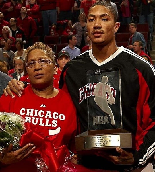 derrick rose mother