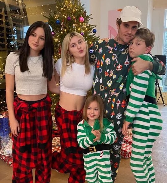 justin bieber siblings