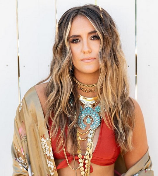 Lainey Wilson Age, Net Worth, Boyfriend, Family, Height and Biography