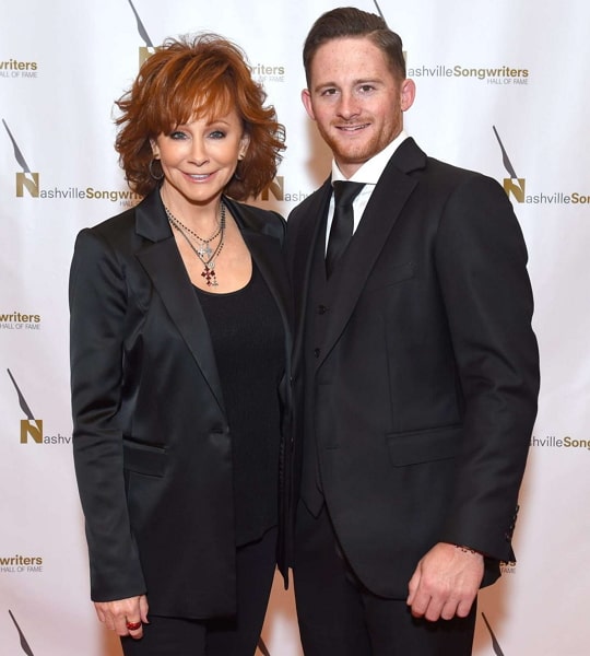 reba mcentire son