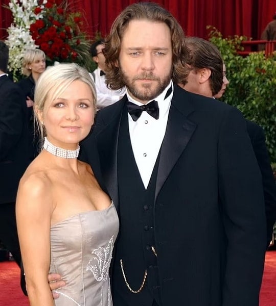 russell crowe wife