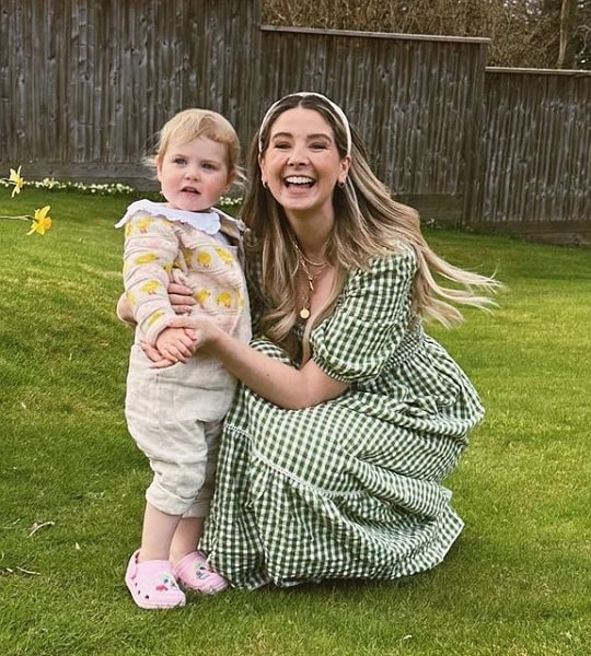 zoe sugg daughter