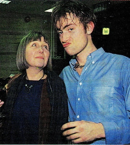 damon albarn mother