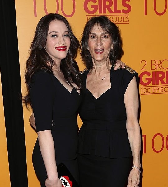 kat dennings mother