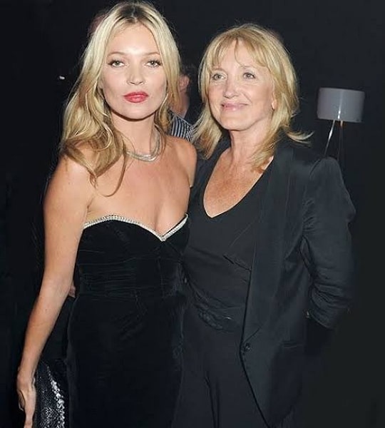 kate moss mother