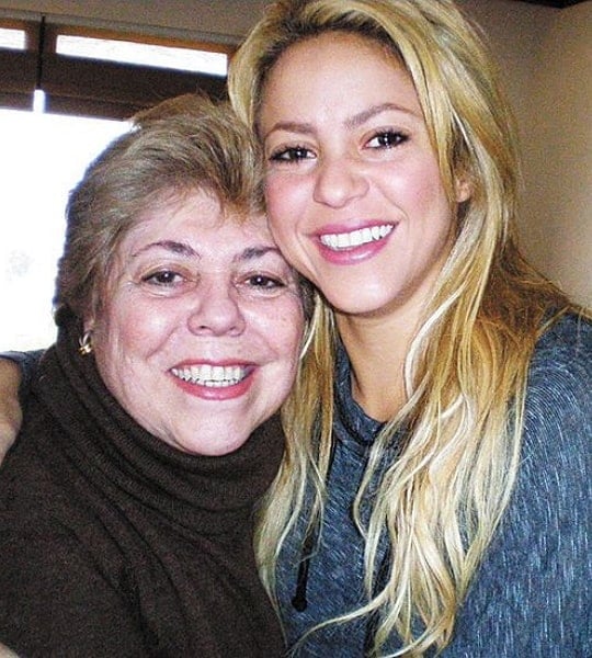 shakira mother